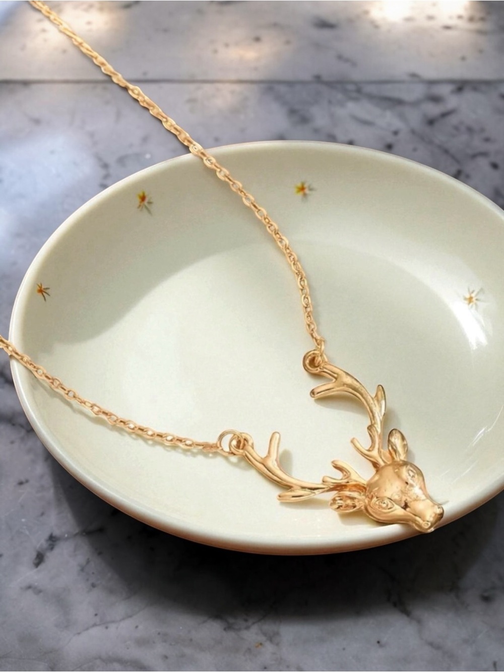 18k Gold Plated Reindeer Head Pendant necklace. New.